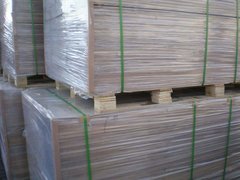 Holzfussboden und Parkett