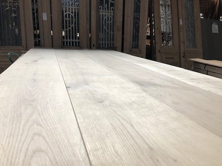 Oak floor Solid floor 200mm wide 