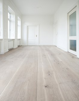 Oak 40 cm wide floorboards! 