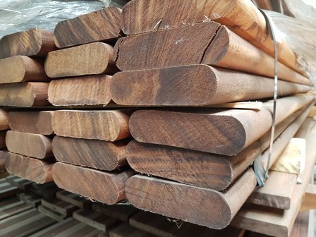 stoeprand visie Symfonie Hardhouten planken 35x120mm - Specialist in hout, natuursteen en antieke  bouwmaterialen