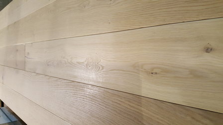 38,8 m2 Oak Floor Multitop 22 cm wide natural oiled.