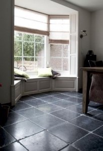 Noir d Orient tiles