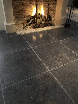 Burgundy Flagstones, Aged natural stone flooring