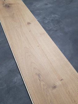 29,5 m2 Oak Floor Multitop 22 cm wide invisible oiled.