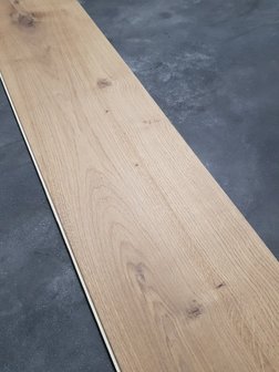 29,5 m2 Eiche Multitop 22 cm breit fertig farblos ge&ouml;lt.