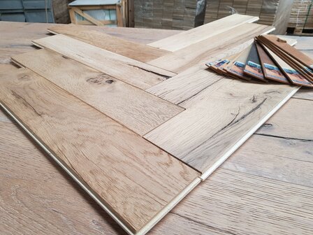 Chateau Oak Herringbone Floor, ready oiled!