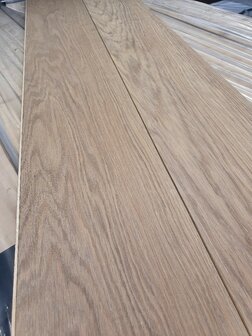 69,2 m2 Eiken Multitop 18 cm breed gerookt en wit geolied