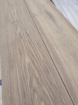 77,7 m2 Oak Floor Multitop 18 cm smoked white oiled