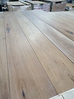 Oak floor, oiled 180mm width
