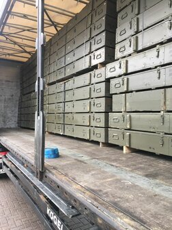 20 stuck Ammunition boxes 300cm long