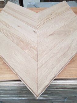 130m2 Oak Chevron floor, Chevron parquet ready colorless oiled