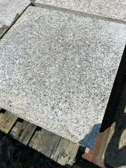 32,64 m2 graniet tegels 40x40 cm 3 cm dik