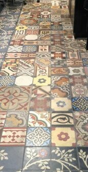 Antique patchwork tiles 20x20cm