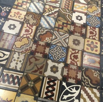 Antique patchwork tiles 20x20cm