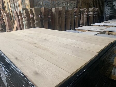 Oak Floor, engineerd oak flooring 20mm thickness!