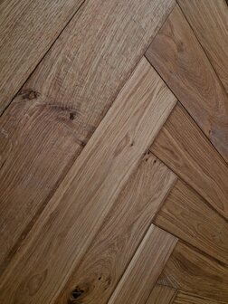 Eiken wandbekleding, visgraat geolied