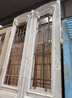 Originele antieke houten deur &ndash; Historische erfgoed entree, 126 &times; 296 cm