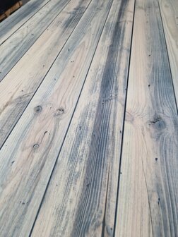 Antieke Pine vloer, massief Kant &amp; klaar