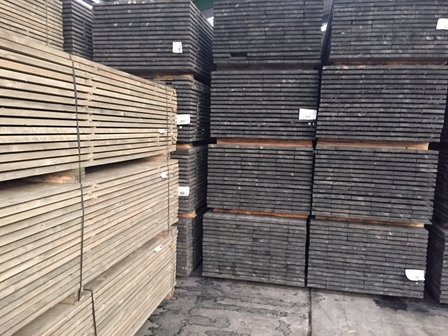 140 stuks steigerplanken 30x200mm 5.00m old grey