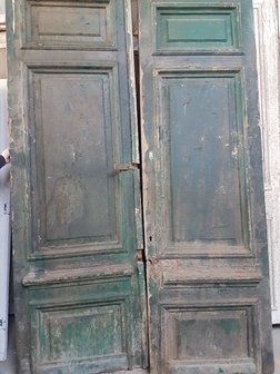 Antique Door 170 x 262cm