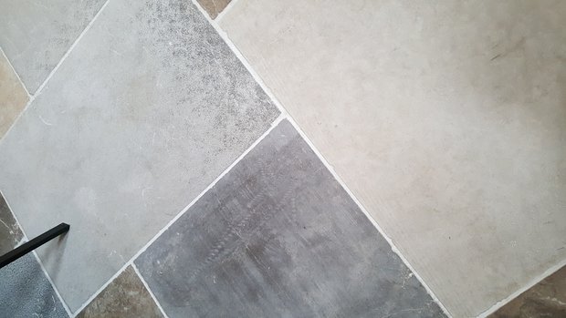 Burgundy tiles, Limestone Dordogne mix 