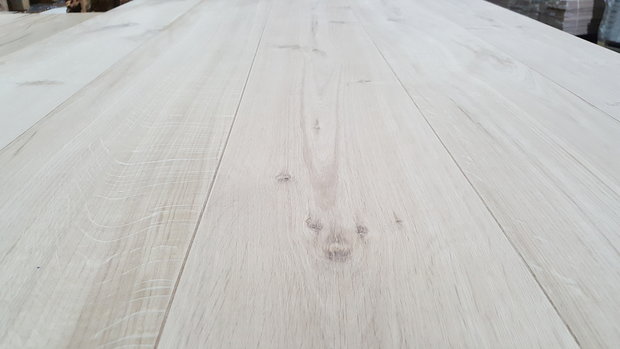 Oak floor, multilayer floortiles 260 mm wide