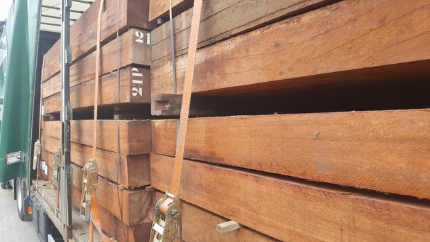 Hartholz Pfosten Holzbalken 155x155mm 2.75m lange