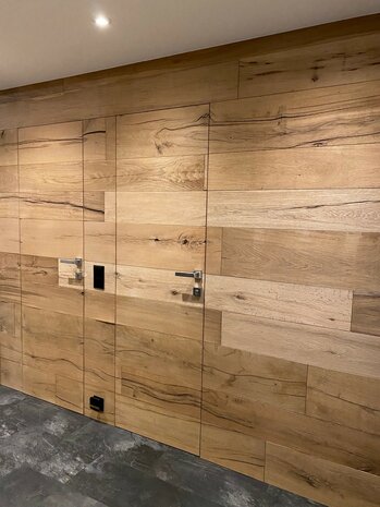 Barnwood Oak wall paneling, ceiling