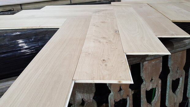 103 m2 Herringbone Oak flooring XXL