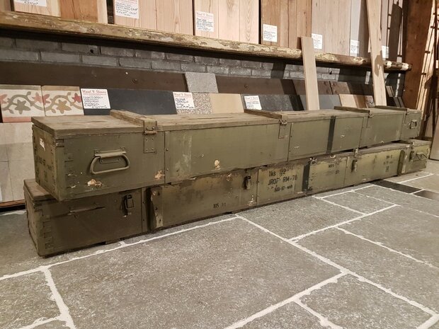 20 stuck Ammunition boxes 300cm long