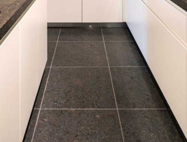 Granite tiles 60x60 cm, 2 cm thick Black Coffee