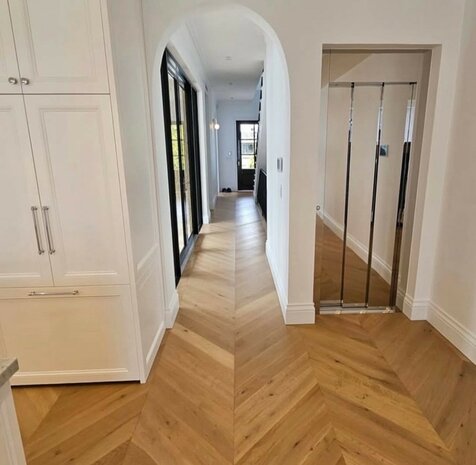 120m2 Eiche Chevron Hongaarse punt parket kant & klaar 