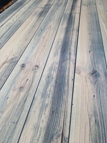 Antieke Pine vloer, massief Kant & klaar