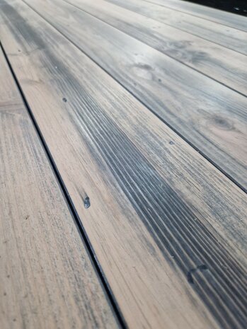 Antieke Pine vloer, massief Kant & klaar