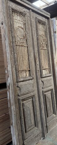 Beautiful Antique Solid Wood Door 147x264 cm &ndash; Authentic & Timeless