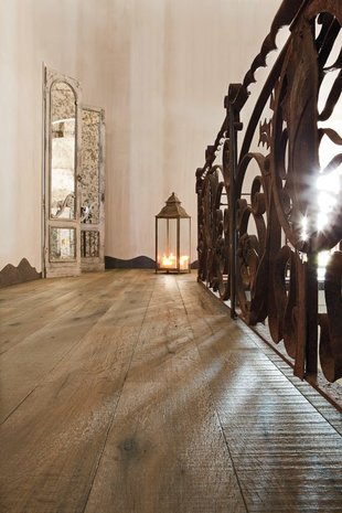 Antiqued oak floortiles, extra wide oak floor