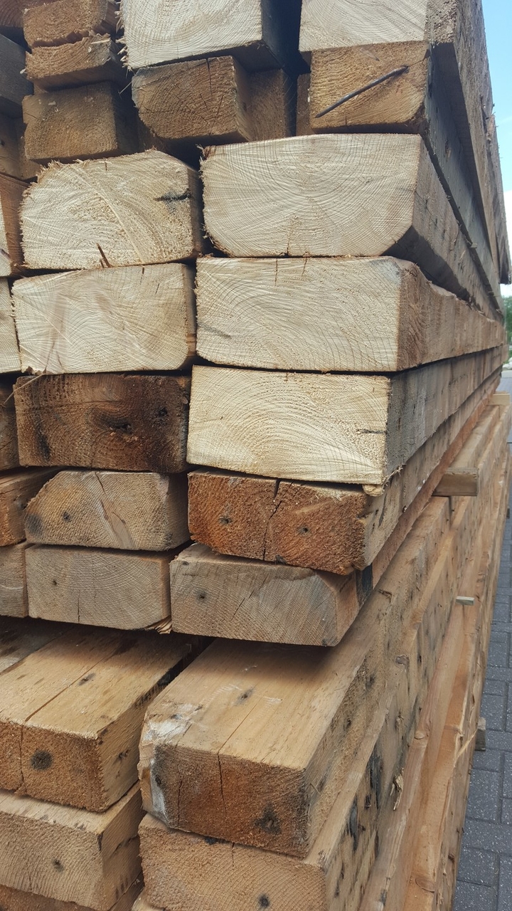 Oud balken 100x230mm - Specialist in hout, natuursteen bouwmaterialen
