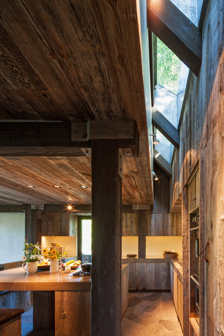 Ezel Instituut Verbaasd Houten wandbekleding, stoere robuust hout voor wand, plafond, vloer -  Specialist in hout, natuursteen en antieke bouwmaterialen