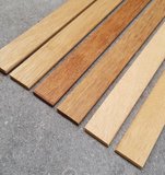 Massief houten liggende plinten in diverse houtsoorten._