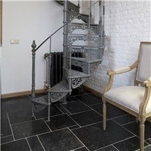 144m2 Noir d' Orient, Kerkdallen Romaans verband